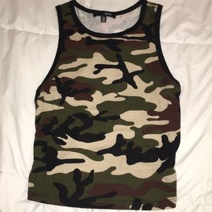 High neck, camo crop top